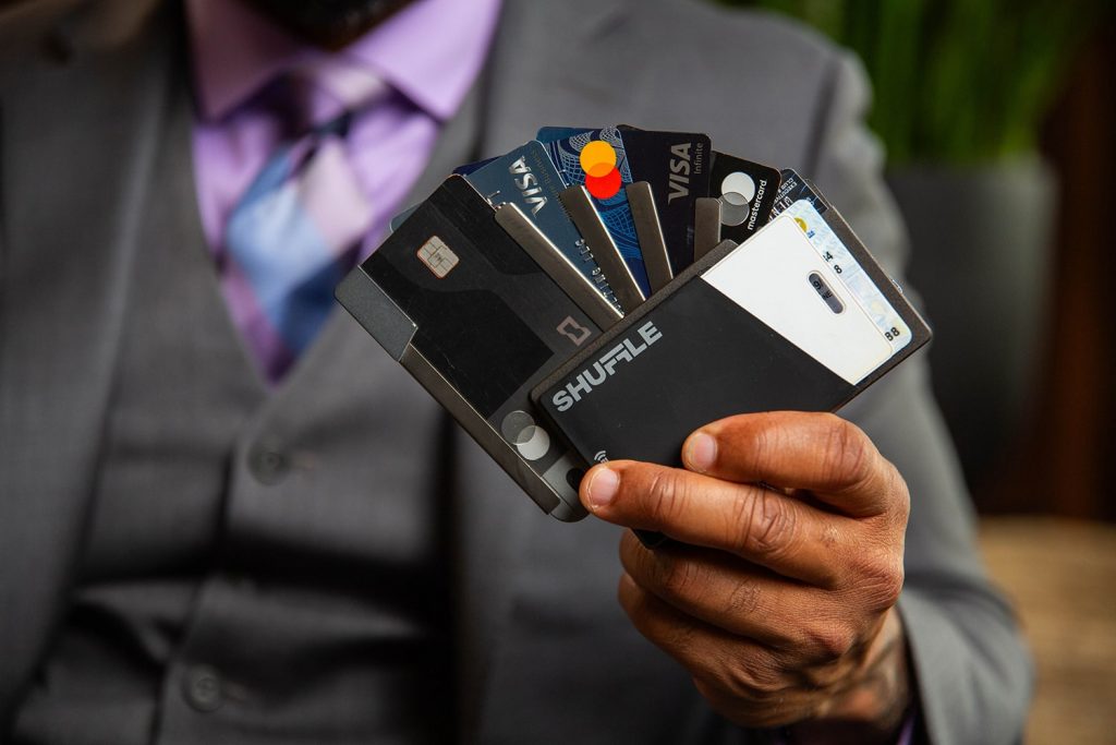 The Ideal EDC Setup for Outdoor Adventures: Minimalist Wallets and Durable Gear - Alvinology