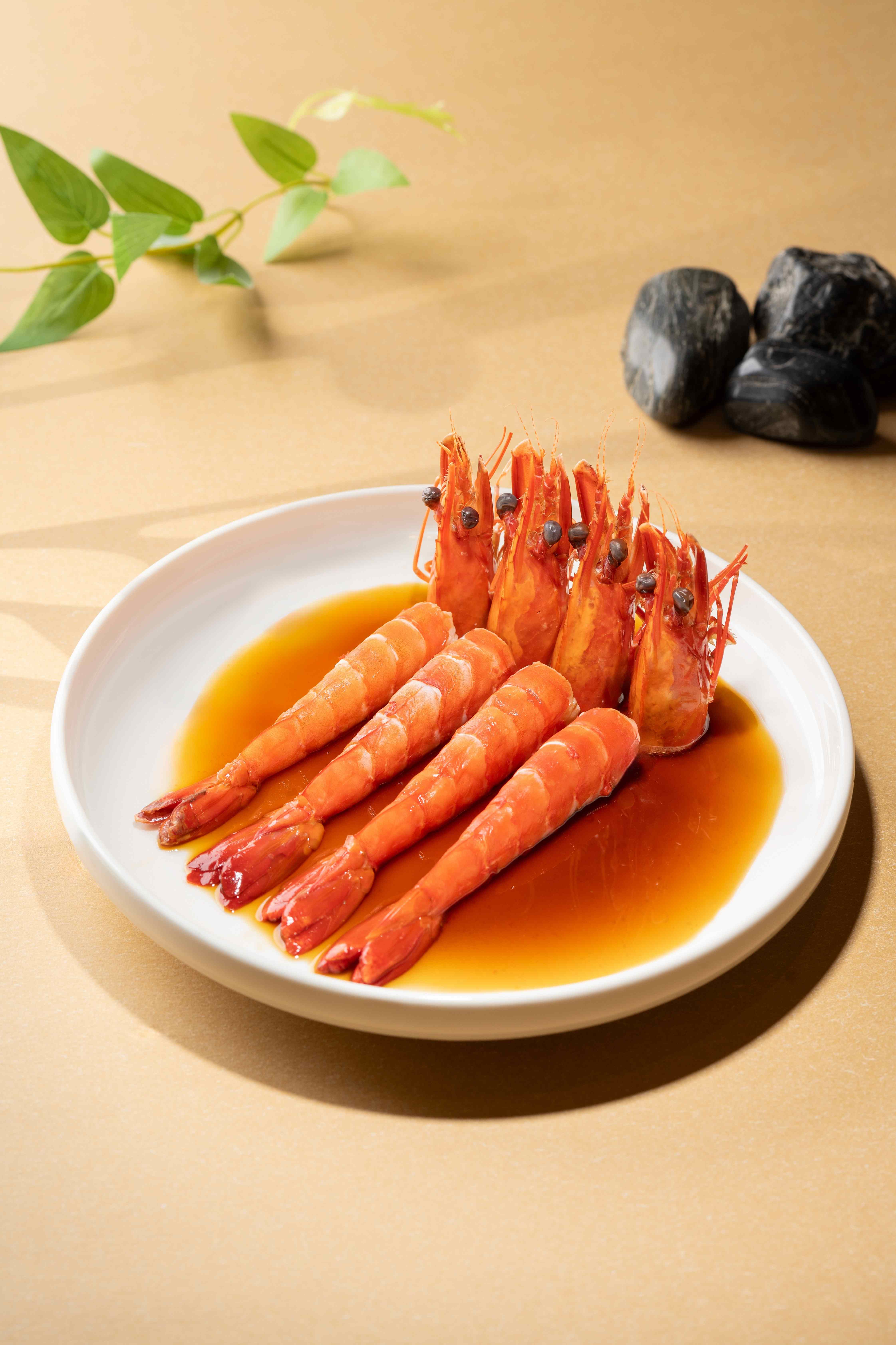 Galaxy Macau Launches "Timeless Flavors of Macau" in Tributes to Local Culinary Heritage Chef Ng Man Kin at Putien of Galaxy Macau redefines the globally acclaimed Fujian cuisine with a luxe flair. Marinated Shrimp in Fujian Wine, marinated in aged wine for a smooth taste.