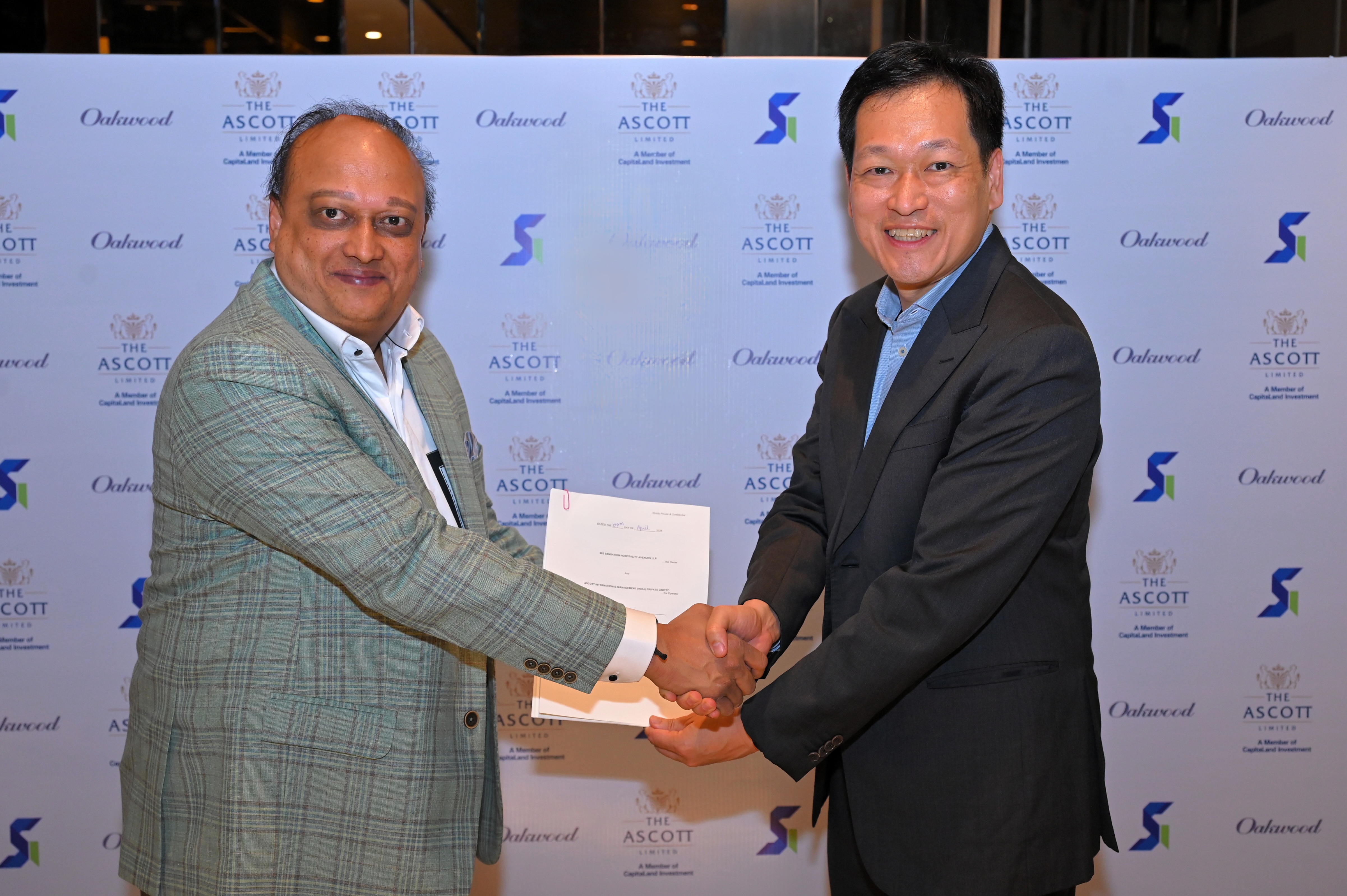 Ascott aims to double India portfolio to 12,000 units by 2028 and commits to grow India as a key outbound source market During the Hotel Investment Conference – South Asia (HICSA) 2025, Ascott signed its third management agreement in India this year for the 150-key Oakwood Sensation Dona Paula Goa. Set in the picturesque Dona Paula, a popular tourist destination known for its scenic beauty and iconic jetty overlooking the Arabian Sea, the property will cater to bleisure travellers from 2028. Pictured: Mr Kevin Goh, CEO of The Ascott Limited (right), with Mr Bhavishya Gupta, Chairman of Sensation Infracon Pvt. Ltd.