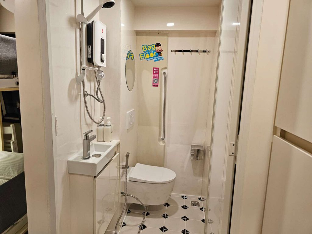 All Aboard Singapore’s First Train Hotel: A Decommissioned MRT Carriage Gets a New Life at one-north All Aboard Singapore’s First Train Hotel: A Decommissioned MRT Carriage Gets a New Life at one-north - Alvinology