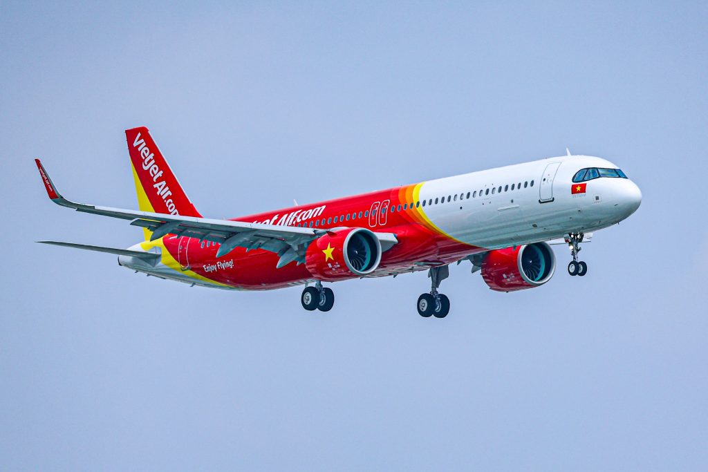 Vietjet Launches 50% Off Flights to Celebrate Vietnam’s Reunification Day - Alvinology