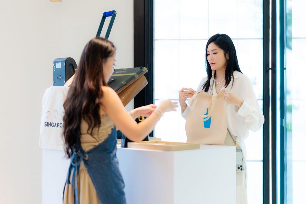 Blue Bottle Coffee Makes Its Southeast Asian Debut at LUMINE Singapore Blue Bottle Coffee Makes Its Southeast Asian Debut at LUMINE Singapore - Alvinology