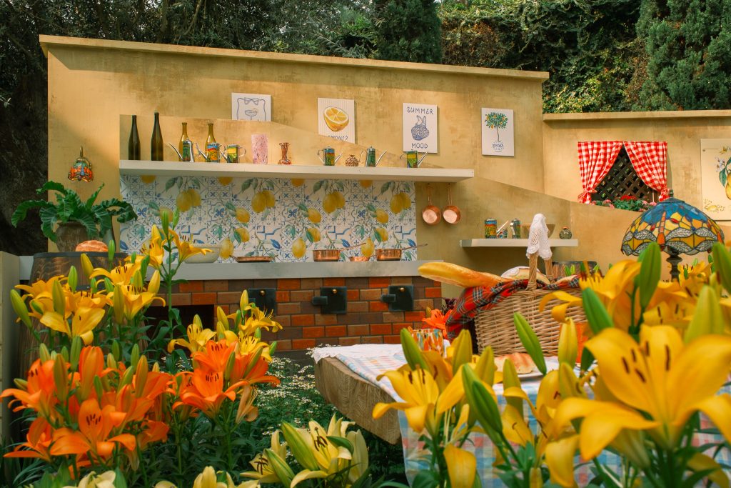 Follow Your Nose to Lilytopia—Flower Dome’s First-Ever “Scentsational” Showcase - Alvinology
