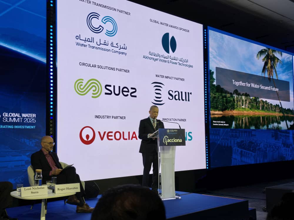Global Water Crisis Knows No Borders: Malaysia Leads Call For Urgent Cooperation Sharing Malaysia's experience at the Global Water Summit 2025 in Paris, Deputy Prime Minister Yang Amat Berhormat Dato' Sri Haji Fadillah Haji Yusof said, it is time for the global community to recognise water as an invaluable resource to human survival and development