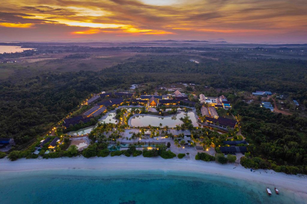 Tanjung Kelayang Reserve: Indonesia’s Untouched Island Escape Just 45 Minutes from Jakarta Tanjung Kelayang Reserve: Indonesia’s Untouched Island Escape Just 45 Minutes from Jakarta - Alvinology