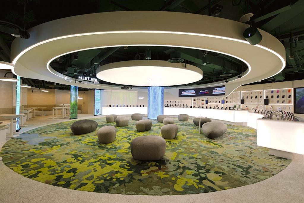 StarHub Unveils Next-Gen Flagship Store at Paragon, Blending Tech with Lifestyle - Alvinology