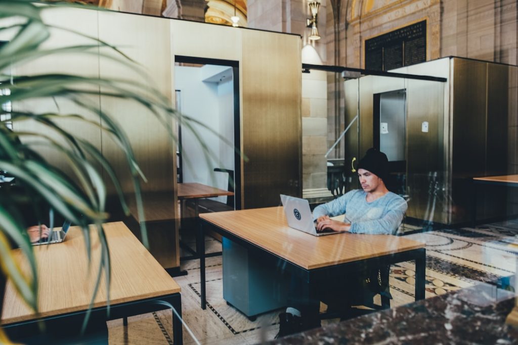 The Top Benefits of Using a Fax API Service for Your Business - Alvinology