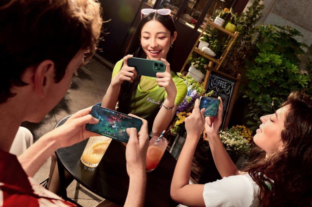 OPPO Launches Reno14 Series with AI Flash Photography and Iridescent Mermaid Design - Alvinology
