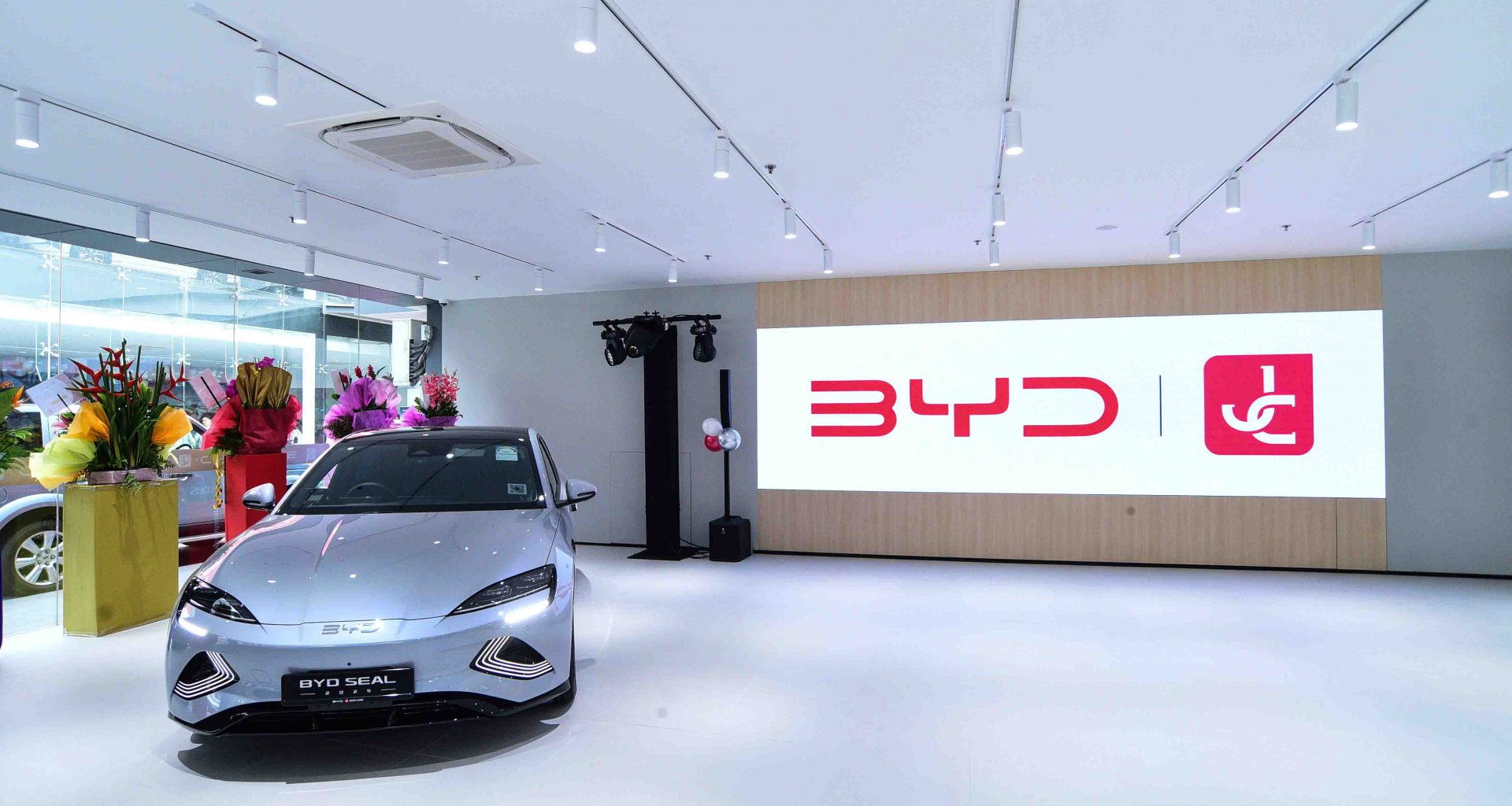 BYD @ Teban Gardens Launches in Singapore, Redefining the Car Buying Experience with Innovation and Lifestyle Appeal - Alvinology