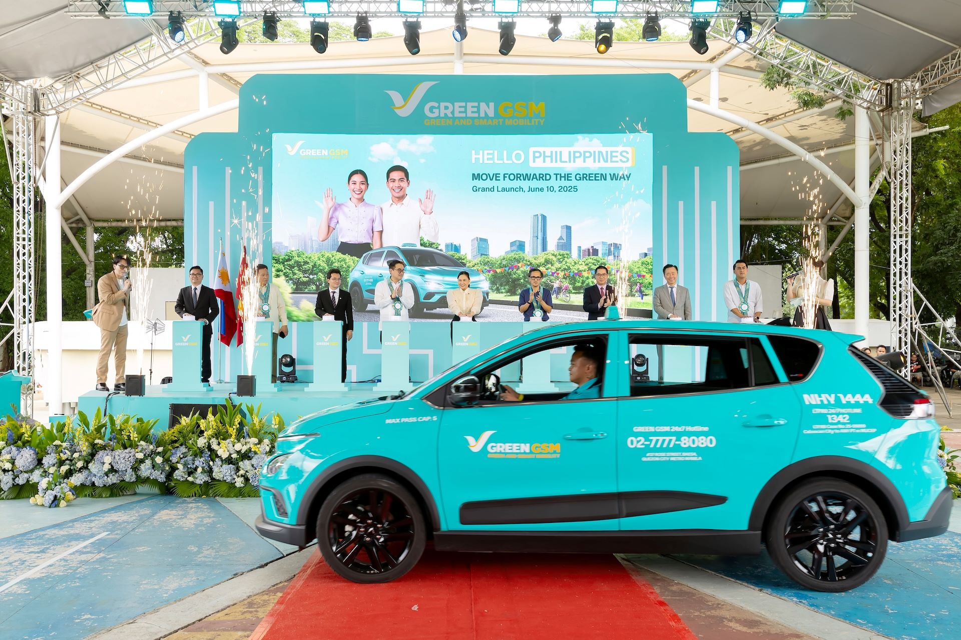 GSM officially launches Green GSM – The first electric taxi brand in the Philippines GSM Global CEO (third from the right), GSM Philippines Executive Director (far left), together with representatives from the Government, the Vietnamese Embassy, and other guests, attend the launch ceremony of Green GSM electric taxi services in the Philippines.
