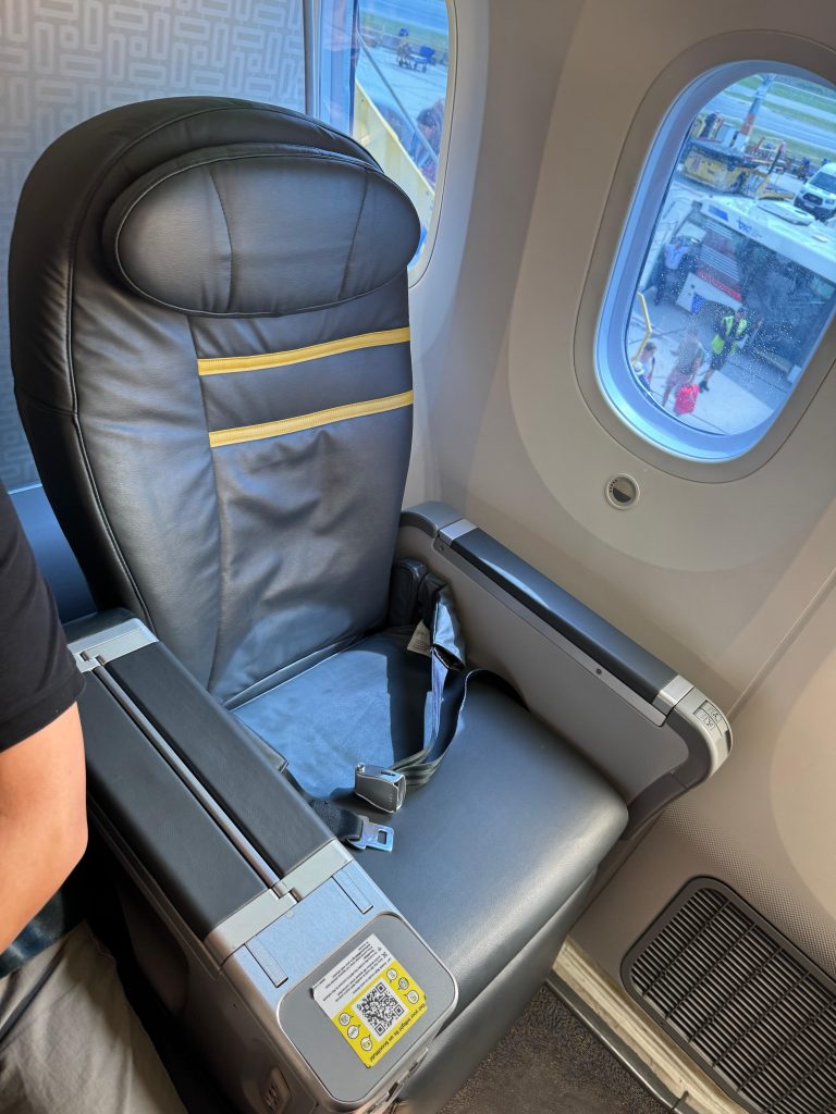 [REVIEW] Scoot Economy vs ScootPlus: My 12-Hour Budget Flights from Singapore to Vienna and Back! - Alvinology