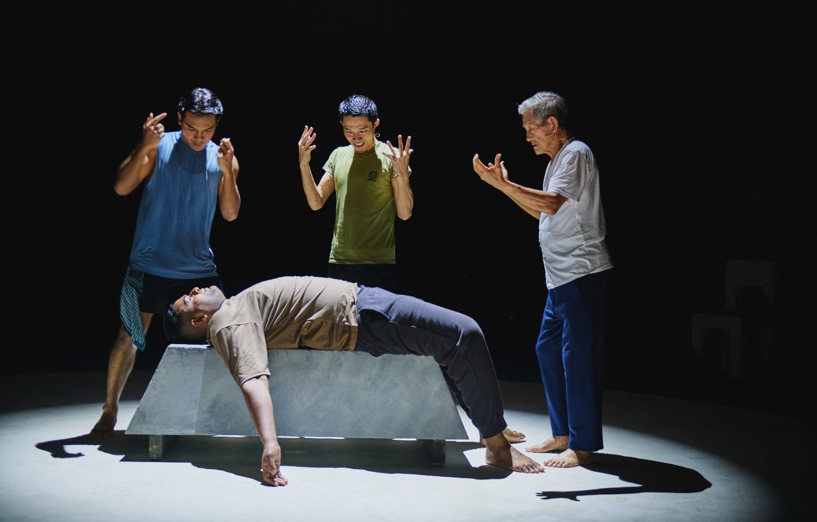 [Theatre Review] The Necessary Stage’s "No Man’s Land" Takes on Modern Masculinity, Perfect Watch for Lonely Male Dudes This Father's Day Weekend - Alvinology