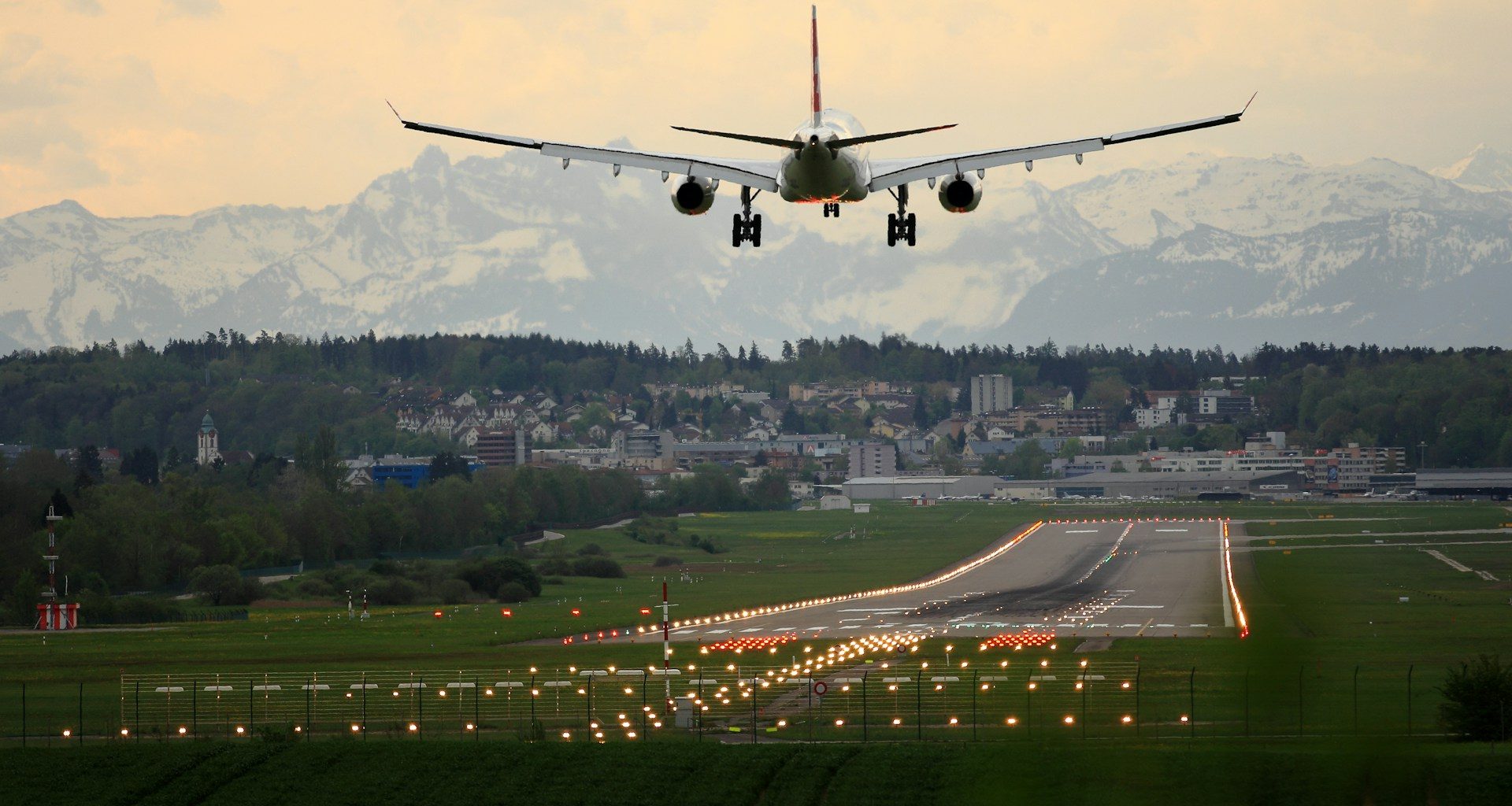 7 Travel Scenarios Where Airport Transfers Are Essential - Alvinology