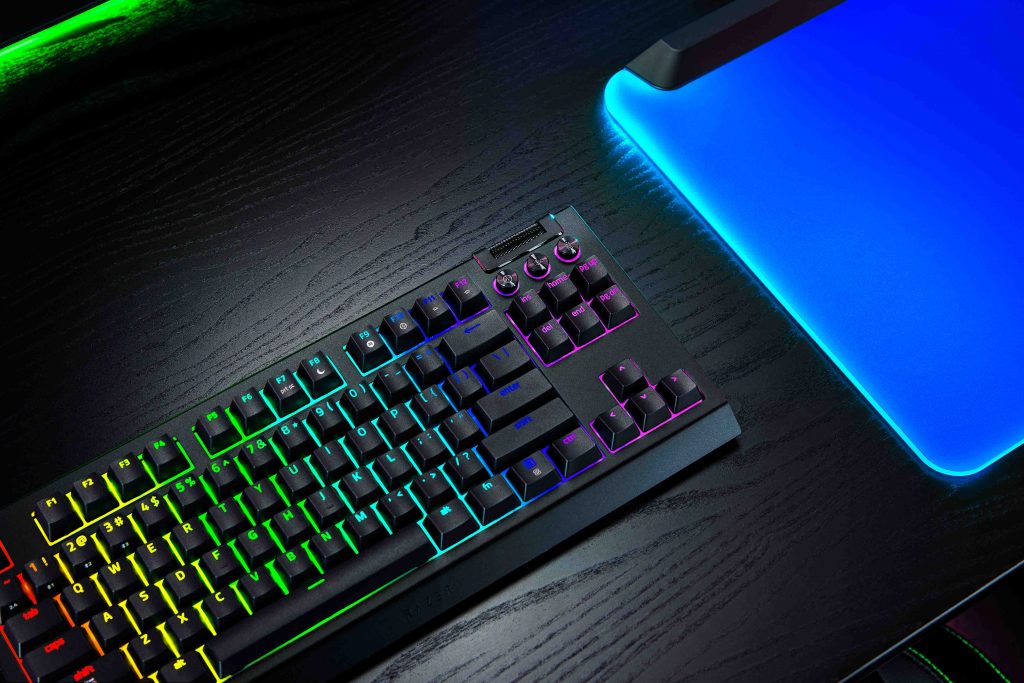 Razer BlackWidow V4 Tenkeyless HyperSpeed: A Wireless Powerhouse for Custom Gaming Setups - Alvinology