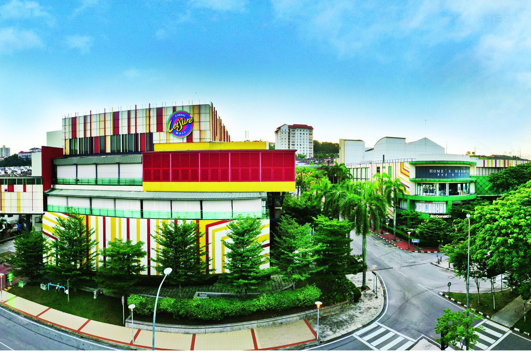 Cheras LeisureMall marks 30 years as a community landmark, rewarding 30 shoppers with grand prizes Cheras LeisureMall celebrates over 30 years of cherished moments as an iconic neighbourhood mall in Cheras.