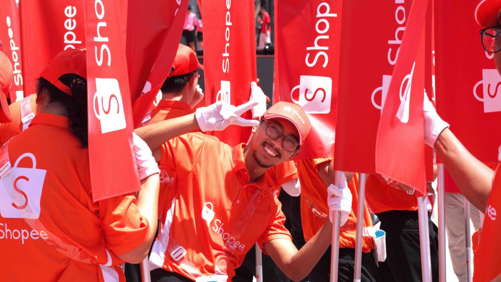 Shopee Extends Free Flag Redemptions and Joins NDP Marching Contingent for SG60 Shopee Extends Free Flag Redemptions and Joins NDP Marching Contingent for SG60 - Alvinology