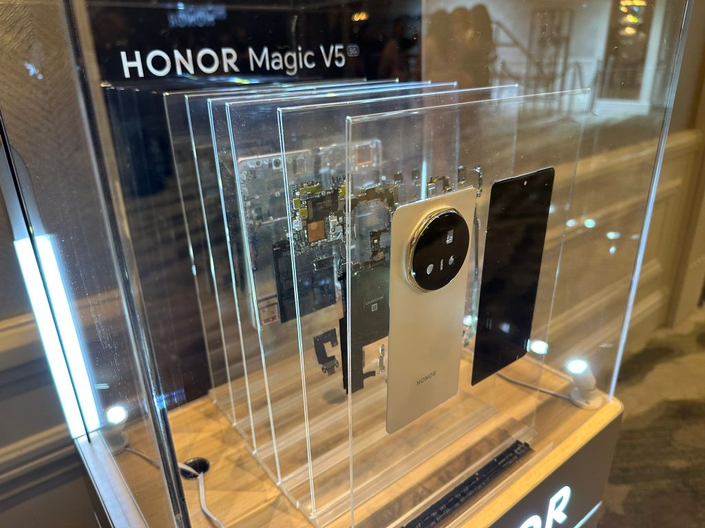 HONOR Magic V5 Launches in Singapore: The World’s Slimmest Foldable with Flagship Power - Alvinology