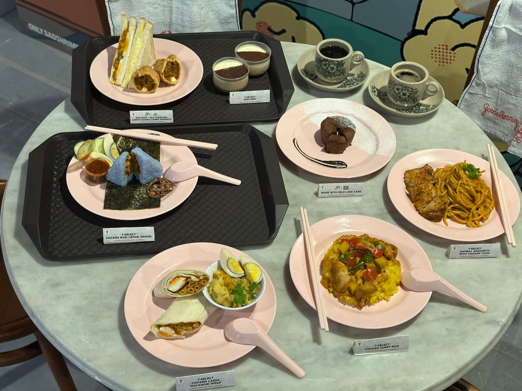7-Eleven Launches SG60-Inspired Local Delights and Collectibles, Including Milo Lava Cake, Laksa Wrap and Nasi Lemak Onigiri - Alvinology