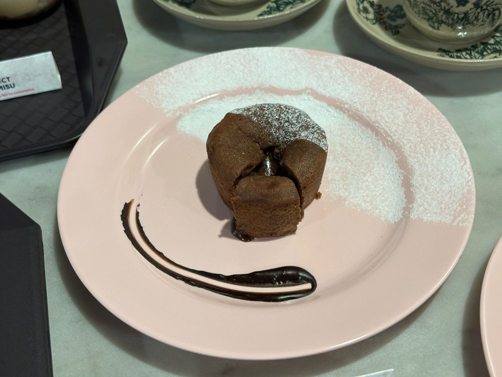 7-Eleven Launches SG60-Inspired Local Delights and Collectibles, Including Milo Lava Cake, Laksa Wrap and Nasi Lemak Onigiri - Alvinology