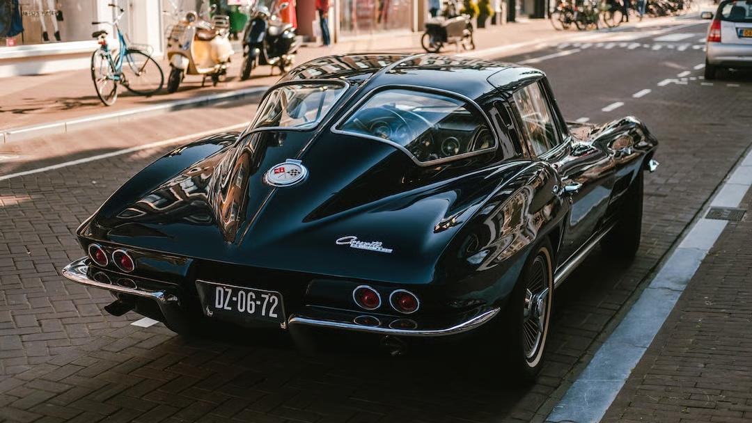 Travel in Style: 9 Ways a Luxury Vehicle Enhances the Journey - Alvinology