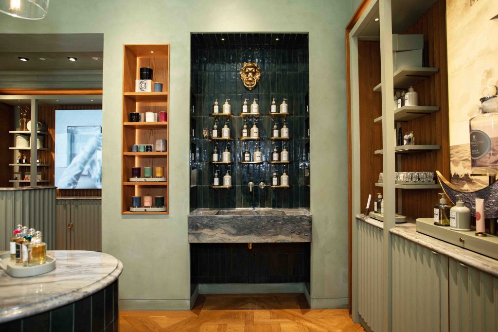 Penhaligon’s Reopens at Marina Bay Sands with a Bold New William’s Green Concept Penhaligon’s Reopens at Marina Bay Sands with a Bold New William’s Green Concept - Alvinology