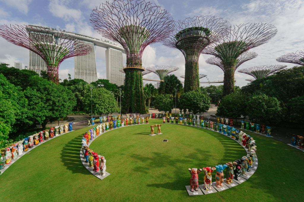 150 Life-Sized Buddy Bears Bring a Message of Peace to Gardens by the Bay - Alvinology