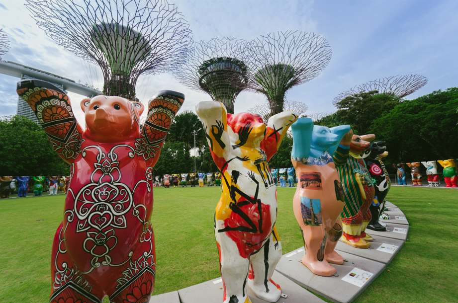 150 Life-Sized Buddy Bears Bring a Message of Peace to Gardens by the Bay - Alvinology