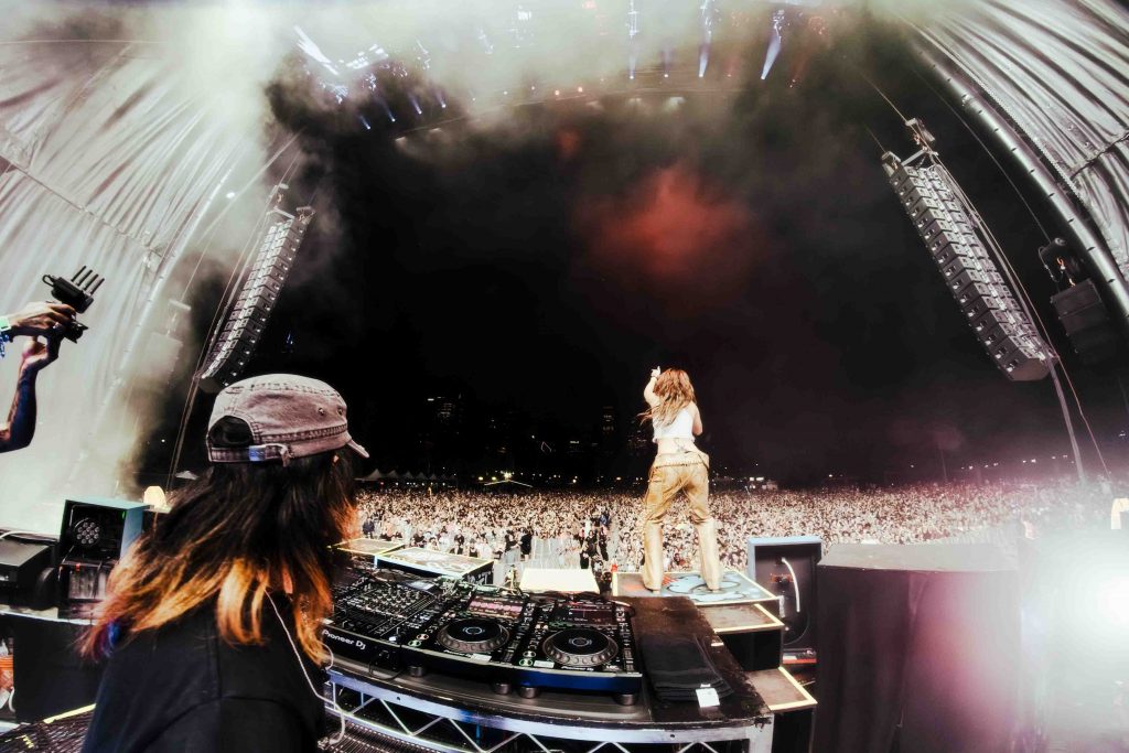 Thai Rap Sensation MILLI Ignites Lollapalooza with Surprise Stage Appearance Thai Rap Sensation MILLI Ignites Lollapalooza with Surprise Stage Appearance - Alvinology
