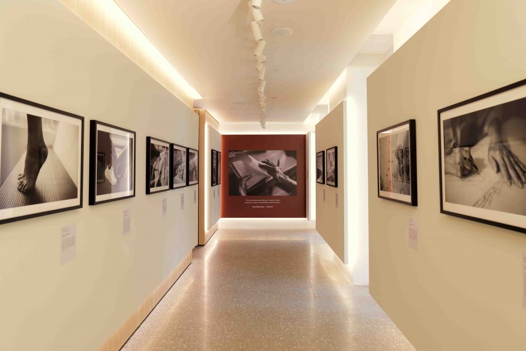 Leica Showcases Dr. Ng King Kang’s “To Stand and To Hold” Exhibition in Celebration of SG60 - Alvinology