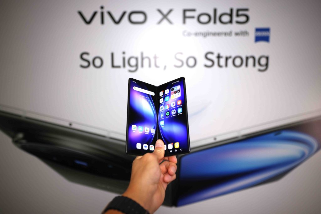 vivo X Fold5: A Lighter Foldable Powerhouse with Pro-Grade Camera and AI Productivity Tools - Alvinology