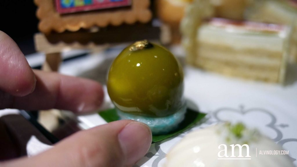 [Review] Fairmont Singapore Celebrates SG60 with Yip Yew Chong-Inspired Afternoon Tea - Alvinology