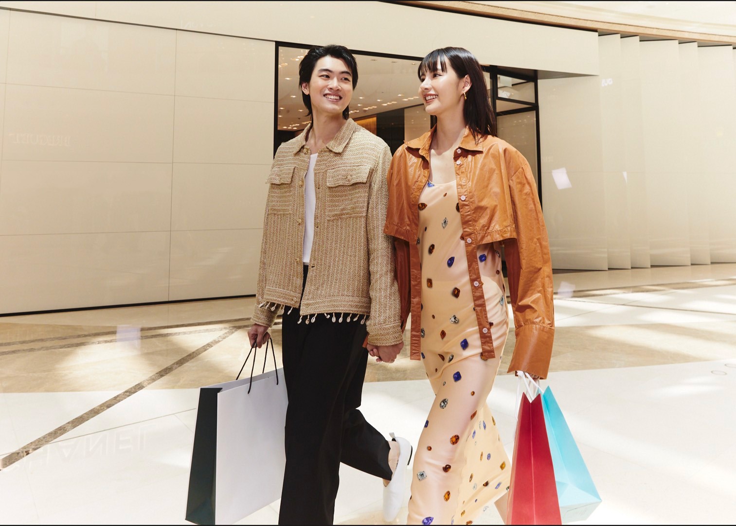 Enjoy a Golden Autumn of Glittering Rewards and Cultivated Indulgence at Galaxy Macau in Celebration of Golden Week This golden autumn, visit Galaxy Macau to ease your shopping spree and win unrivalled shopping rewards or prizes at lucky draws – a one-of-a-kind shopping experience.