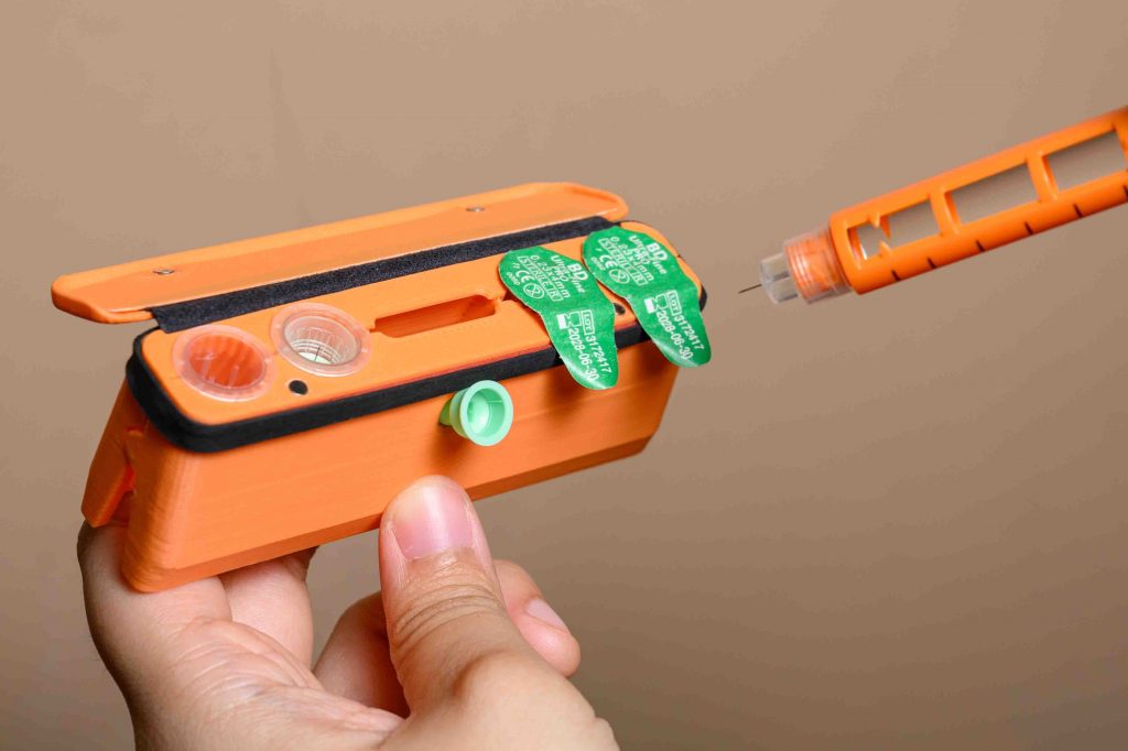 NUS Graduate Wins James Dyson Award with Life-Changing Diabetes Invention - Alvinology