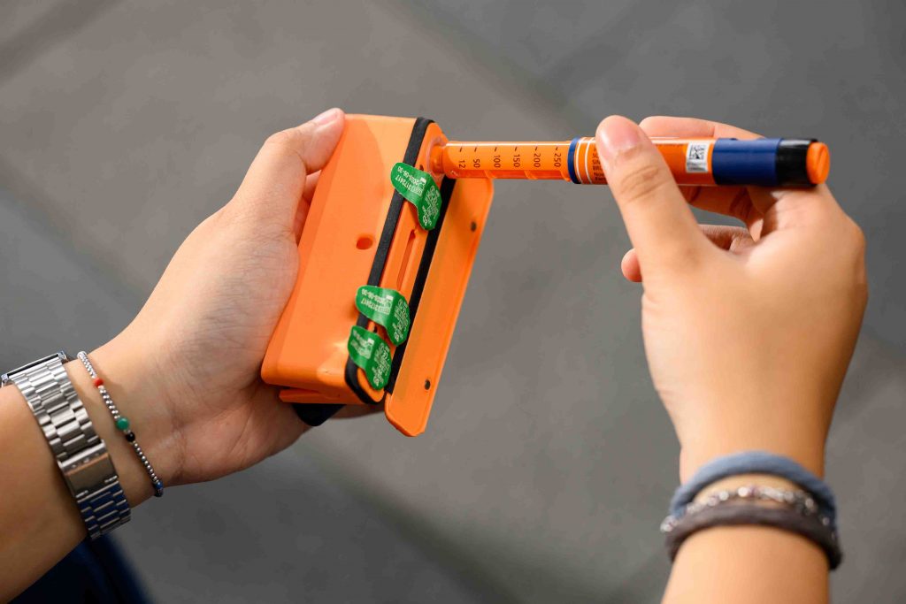 NUS Graduate Wins James Dyson Award with Life-Changing Diabetes Invention - Alvinology