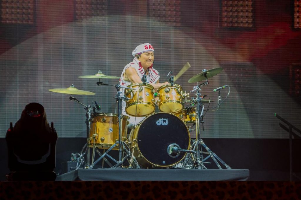 Sam Hui Proves Timeless Appeal with "Play Hard, Sing Hard" Singapore Concert - Alvinology