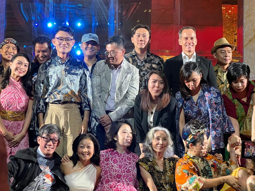 Survivors Shine on the Runway at Fashion For Cancer’s Third Edition with Mayor Baey Yam Keng Leading the Way Survivors Shine on the Runway at Fashion For Cancer’s Third Edition with Mayor Baey Yam Keng Leading the Way - Alvinology