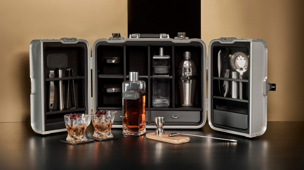 TUMI Celebrates the Season of Giving with the “Gift Joy” Holiday Collection - Alvinology
