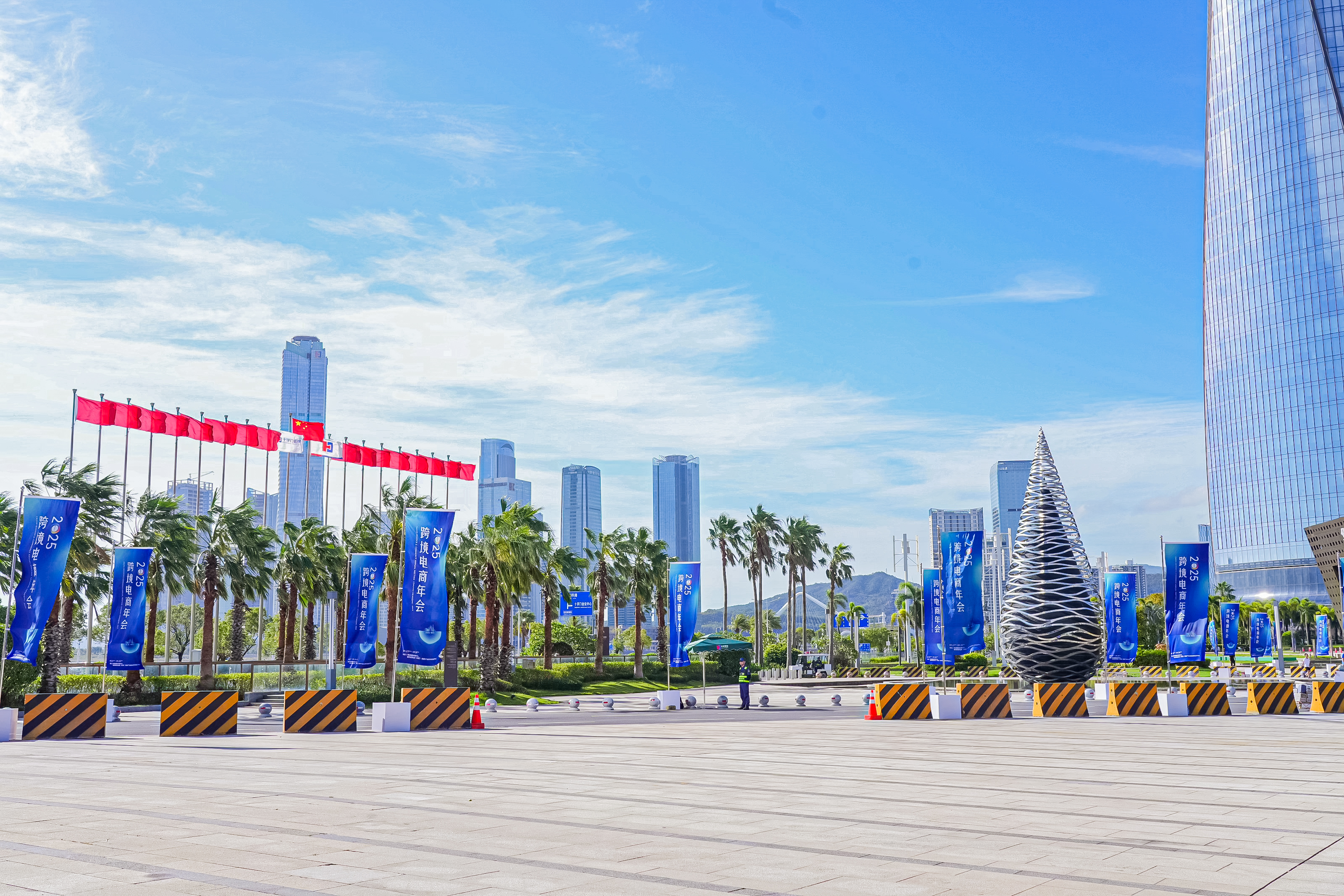 Cross-Border E-Commerce Offers a New Platform for Sino-Foreign Economic and Trade Cooperation Zhuhai International Convention & Exhibition Center