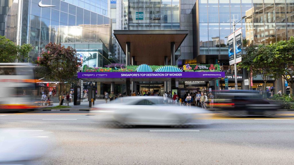 Singapore’s First Next-Generation 3D Rooftop Bus Shelter Blooms on Orchard Road - Alvinology