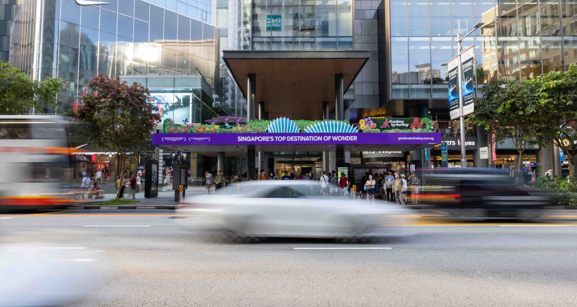 Singapore’s First Next-Generation 3D Rooftop Bus Shelter Blooms on Orchard Road - Alvinology