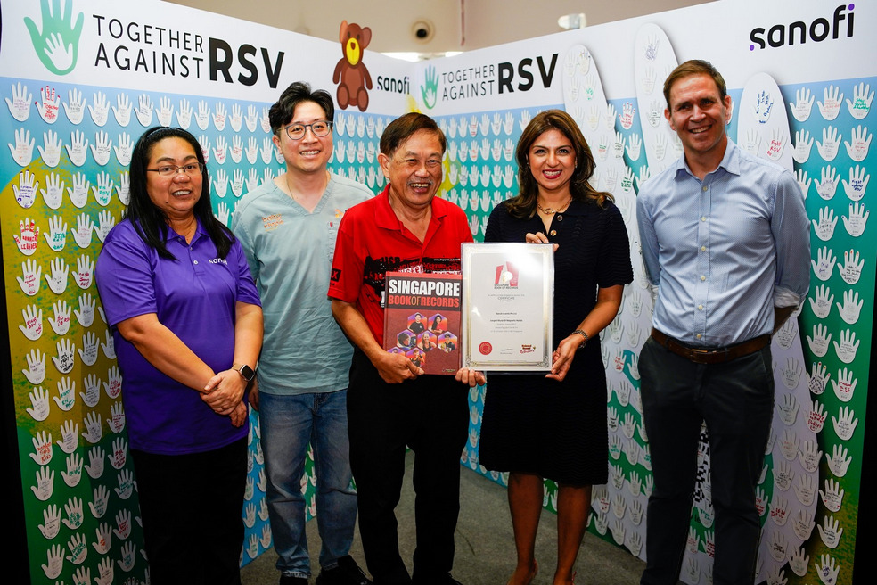 Sanofi sets Singapore Book of Records with the ‘Largest Mural of Magnetic Hands’ - a Public Pledge against Respiratory Syncytial Virus (RSV) in Nationwide Awareness Campaign (L to R: Ruby Dizon, Vaccines Medical Head, Sanofi SEA & India, Dr Adrian Tan, Founder & Medical Director of Babysteps Medical and Babysteps & Beyond Family & Child Clinic, Mr Ong Eng Huat, Founder & President of Singapore Book of Record, Zainab Sadat, Vaccines General Manager, Sanofi SEA & India and Eric Mansion, Pharma General Manager & MCO Lead, Sanofi SEA & India)