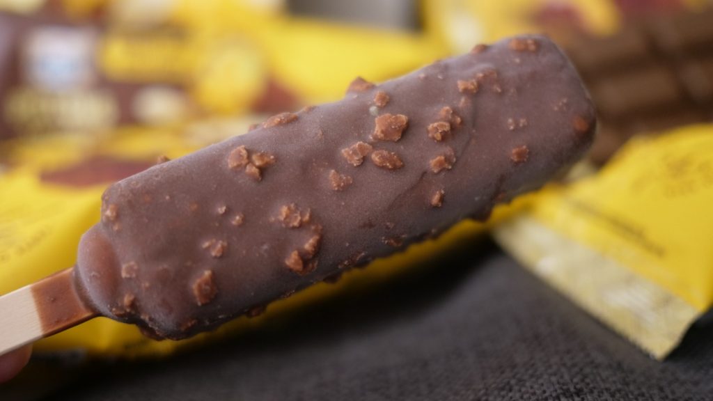 F&N King’s Potong Levels Up with First-Ever Atas Chocolate Coated Banana Ice Cream - Alvinology