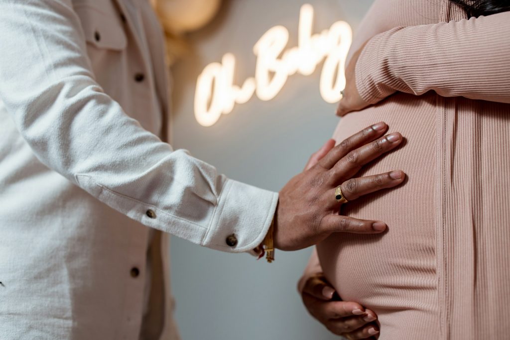 Beyond Balloons: Fresh Ways To Announce Your Baby’s Gender - Alvinology