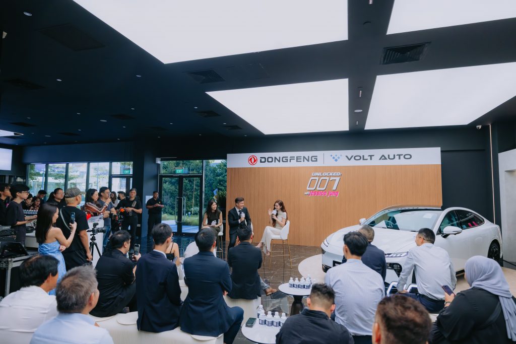 Dongfeng 007 Launches in Singapore with International Superstar - Alvinology