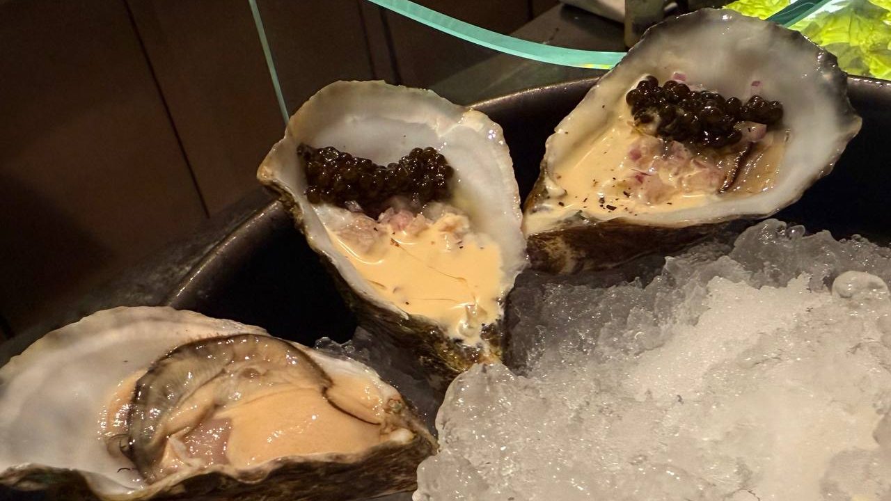 [REVIEW] From Live Carvery Theatre to Retro Soft Serve Bliss, Chef Paul Pairet’s Moutarde and Sundae Royale Brings French Charm to Resorts World Sentosa - Alvinology
