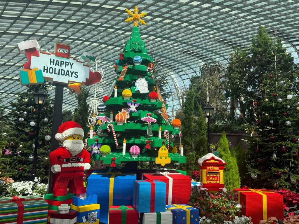 Choo-Choo Into the Festive Season at Gardens by the Bay's Whimsical Christmas Train Show Choo-Choo Into the Festive Season at Gardens by the Bay's Whimsical Christmas Train Show - Alvinology