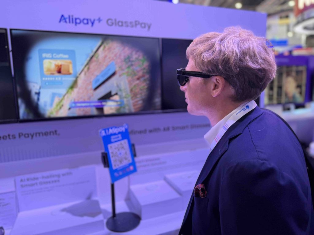 Ant International Unveils World’s First Iris Authentication for Smart-Glasses Payments with Alipay+ GlassPay - Alvinology