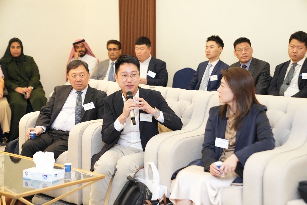 HKSTP Park Companies Joined Hong Kong Delegation Visiting Saudi Arabia Strengthening Innovation and Investment Ties at The 9th Future Investment Initiative (FII9) Park company i2cool’s Co-founder and CEO, Dr Martin Zhu met with local chambers and institutions, and successfully signed a MoU with MADAR Building Materials Company.