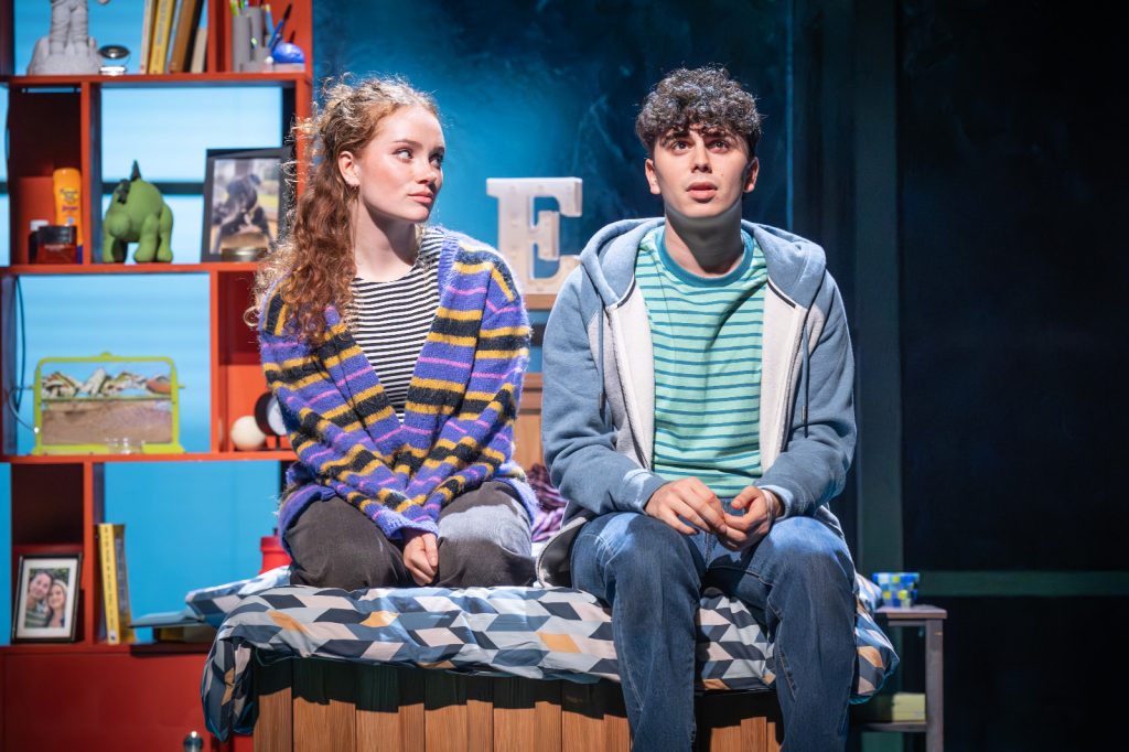 [Review] Dear Evan Hansen Arrives in Singapore at Marina Bay Sands: A Generation-Defining Musical Finds Its Voice - Alvinology
