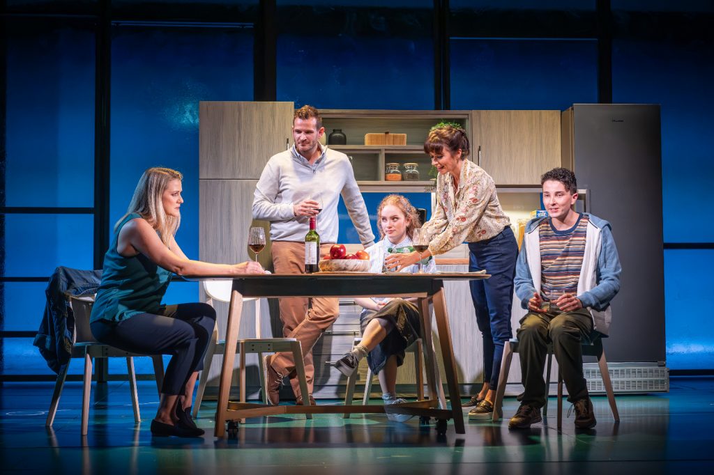 [Review] Dear Evan Hansen Arrives in Singapore at Marina Bay Sands: A Generation-Defining Musical Finds Its Voice - Alvinology